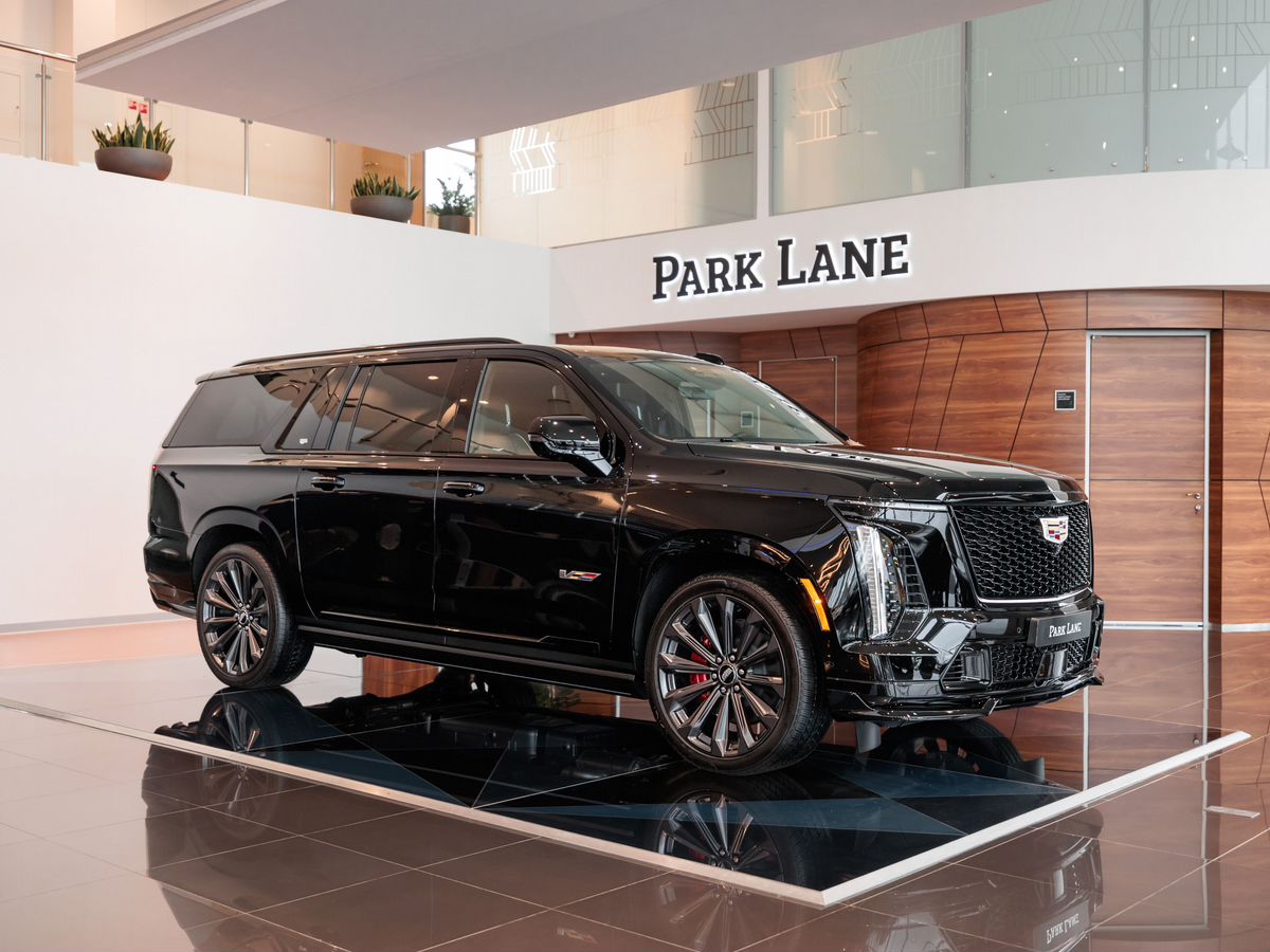 Cadillac Escalade-V I Рестайлинг ESV 6.2 AT (682 л.с.) 4WD