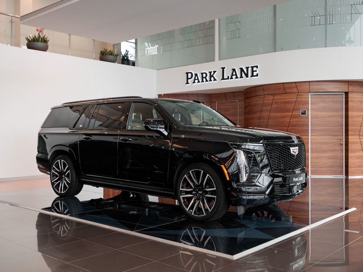 Cadillac Escalade V Рестайлинг ESV 6.2 AT (420 л.с.) 4WD